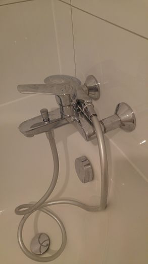 Topsanierte DG Wohnung, WG geeignet, Einbauküche, zentral – Foto 34