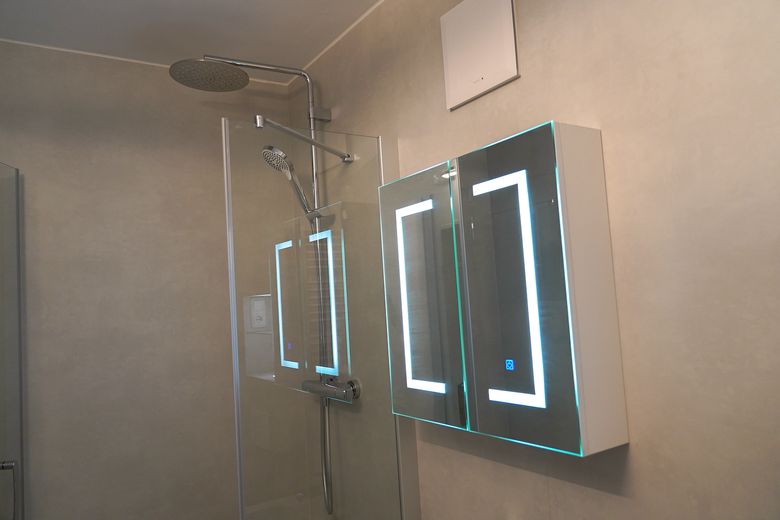 Spiegelschrank
