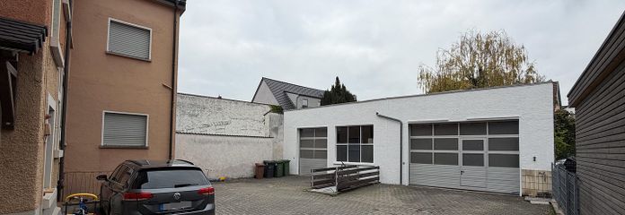 Hof und Halle