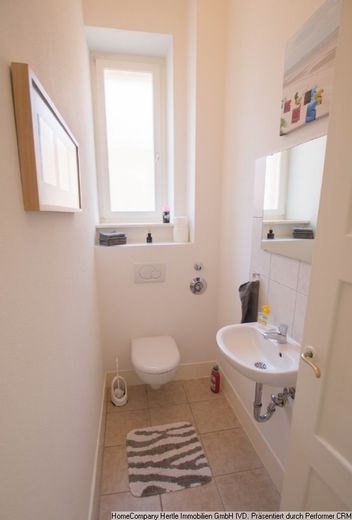 Appartement meublé avec soin avec 2 balcons pour 2 à 12 mois dans la Wiehre – 4d1434a3a86e6fe148962d4e72861eb5aafe4f15.jpg