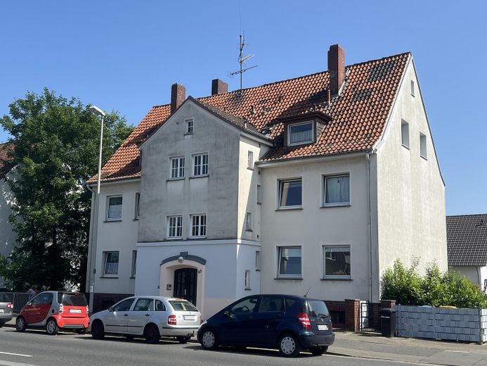 Hannover-Misburg 2 MFH - 11 Wohneinheiten mit insgesamt ca. 660 Wohnfläche – Straßenansicht Hann. Str. 85