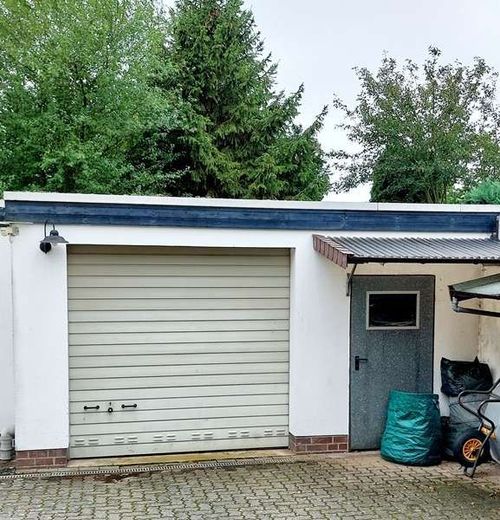 Uetze - Renditeimmobilie - 4-Familienhaus + Doppelhaushälfte + 3 Garagen – Garage 1