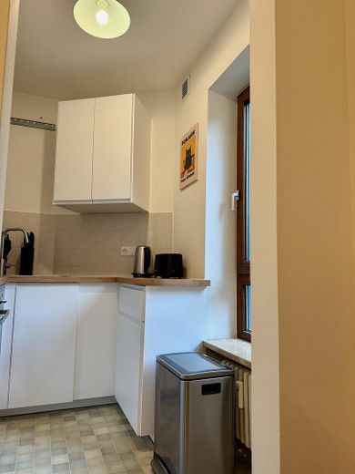 1-Zi.-Wohnung Univiertel Augsburg, TG-Stellplatz, Garten, möbliert, inkl. NK & Internet – Neue Küche (voll-ausgestattet)