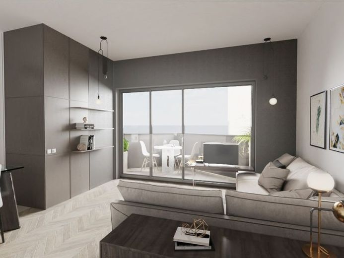 Neuwertige Terrassenwohnung mit großzügigem Wohnkonzept in Peschiera del Garda – Foto 1
