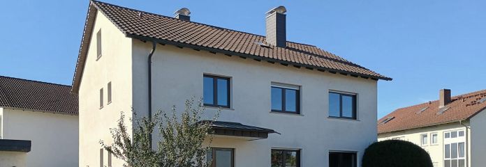 Appartamento ristrutturato con 3 locali (piano terra), cucina e terrazza esposta a sud, in posizione tranquilla a Kleinostheim – Haus 