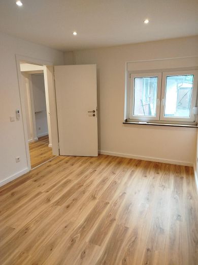 Charming living in the countryside: Small semi-detached house with its own garden – Photo 1
