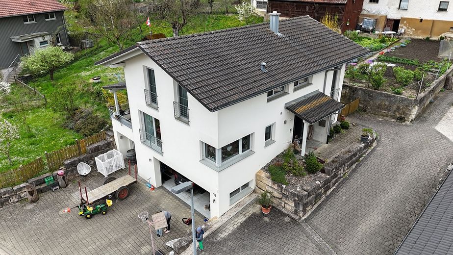 Schönes Einfamilienhaus mit tollem Grundstück im Grünen – Foto 2
