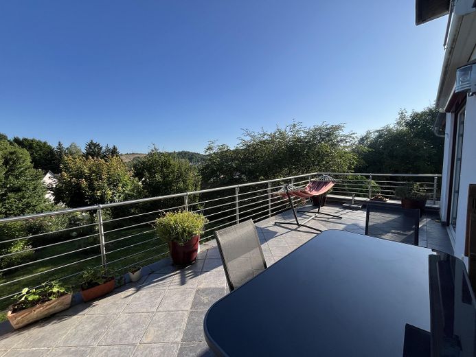 Große Terrasse mit Ausblick