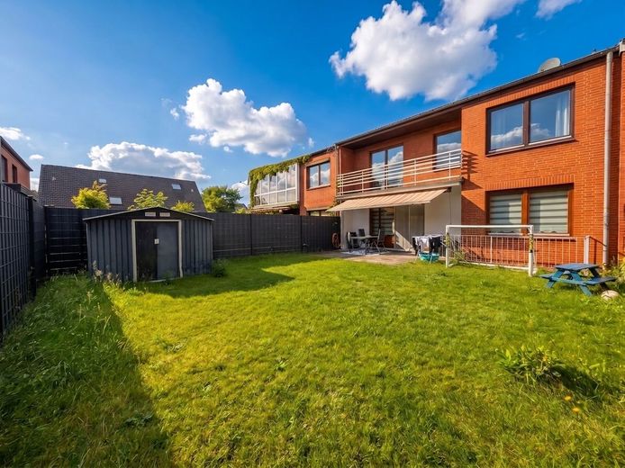 Gemütliches Reihenhaus mit Garten in Lentföhrden - Ein Familientraum in herausragendem Zustand – Gartenansicht