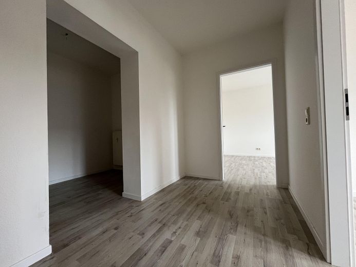 Erstbezug nach Sanierung - Großzügige 3-Raumwohnung in Zwickau-Nord im DG – फोटो 9