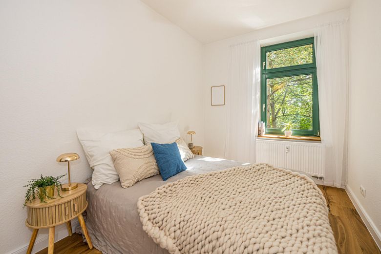 *Wohntraum: 2-R Altbau in Leipzig Stötteritz | Provisionsfrei | 4% Rendite + 4,25% AfA* – Schlafzimmer