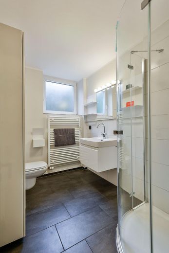 NEUE FOTOS, NEUER PREIS!!! TRAUM(FERIEN)WOHNUNG VON PRIVAT ZU KAUFEN! – Badezimmer
