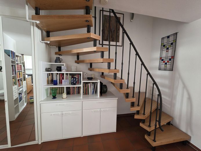 Treppe_Blick vom 2. ins 3. OG