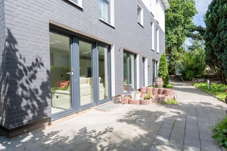 De particulier : Emplacement privilégié Waldweg. Construit en 2017. Rénové avec des matériaux de qualité. Entrée indépendante, jacuzzi, îlot de cuisson, et bien plus encore. – Photo 23