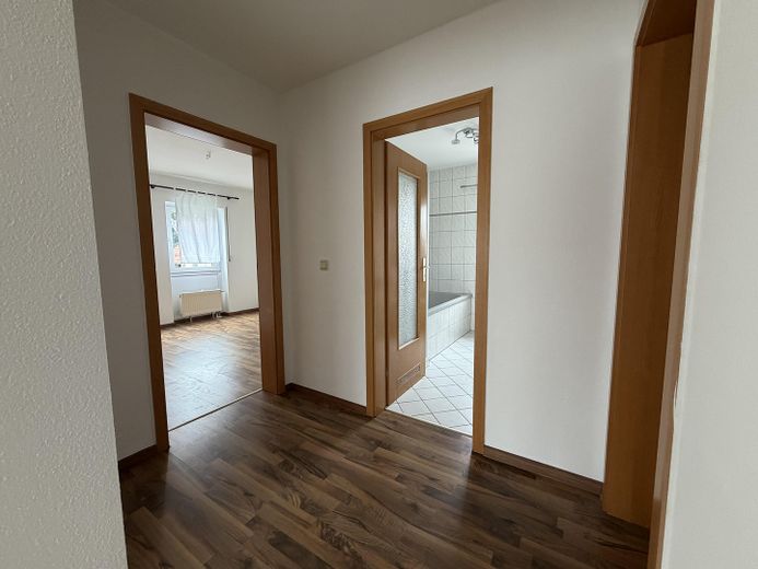 Eisenach ile Bad Salzungen arasında üst katta şık 3 odalı daire – Flur