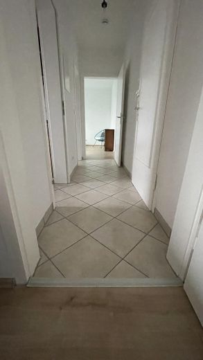 2,5 Raum Südstadt, Balkon 18 m², Wannenbad + Fenster, Energetik erfüllt, viele Dämmungen – Eingangsflur