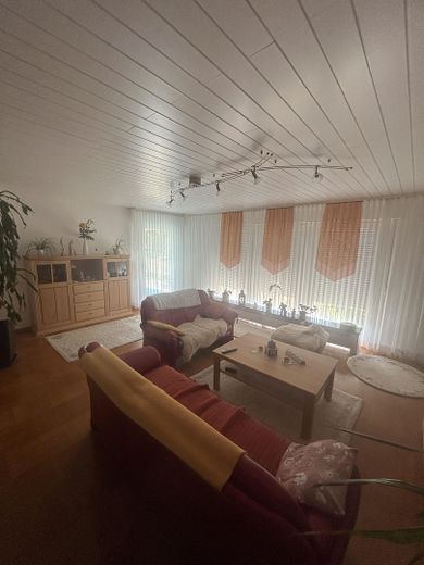 Raum für Familie – Charmantes Einfamilienhaus mit Terrasse und Vollkeller – Wohnzimmer EG