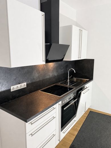 Nürnberg-Seeleinsbühl’de, Gostenhof sınırının hemen yanında teraslı modern 2 odalı daire – Küche
