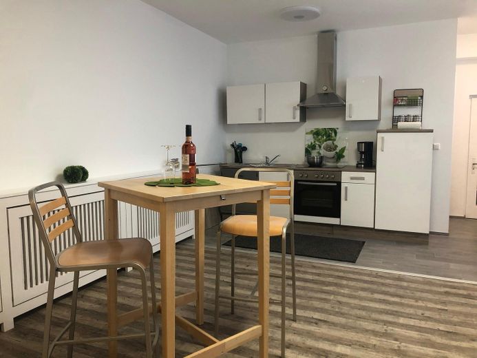 Zweifamilienhaus mit Gewerbe und viel Potenzial in Kleinwallstadt – EG Sitzecke 