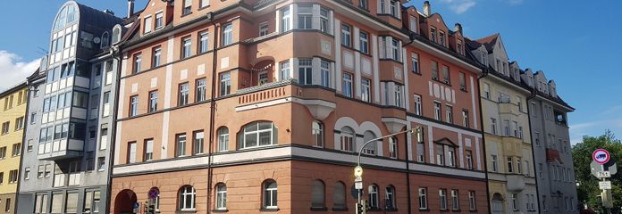 Große 3 Zimmer Altbau Wohnung mit Charm in Neu-Ulm Mitte – Außenansicht