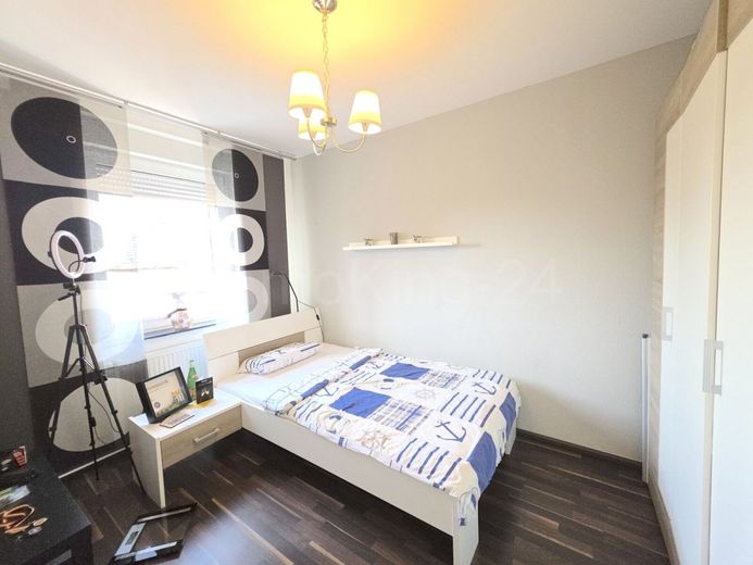 ++ MODERNISIERTE HOFANLAGE + SCHEUNE + STALLUNGEN + GROSSER GARTEN!! ++ – SCHLAFZIMMER 3