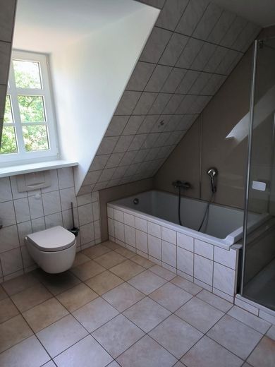 Wunderschöne Eigentumswohnung im historischen Kern in Weidenberg – Bad