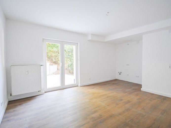 DIETZ: Terrace apartment in an energy-efficiently renovated 7-family building – close to Godelsberg and the edge of the forest! – Photo 1
