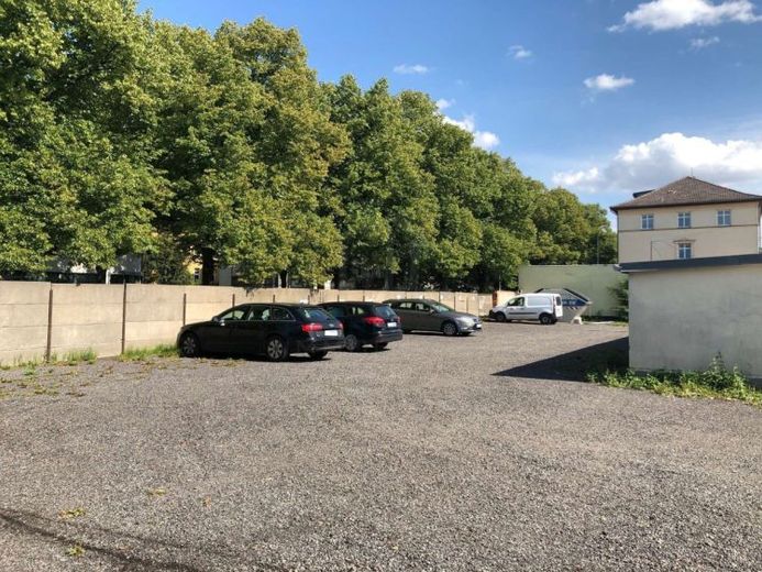 Stellplatz direkt am Rostocker Hauptbahnhof – Foto 1