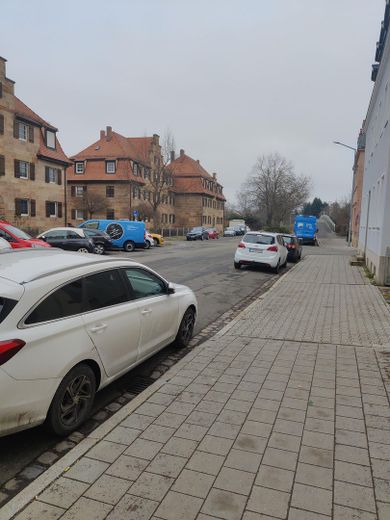 شقة مُعتنى بها جيدًا ومقسمة بشكل عملي، من غرفتين، بالقرب من حديقة المدينة – Straße Richtung Heubrücke