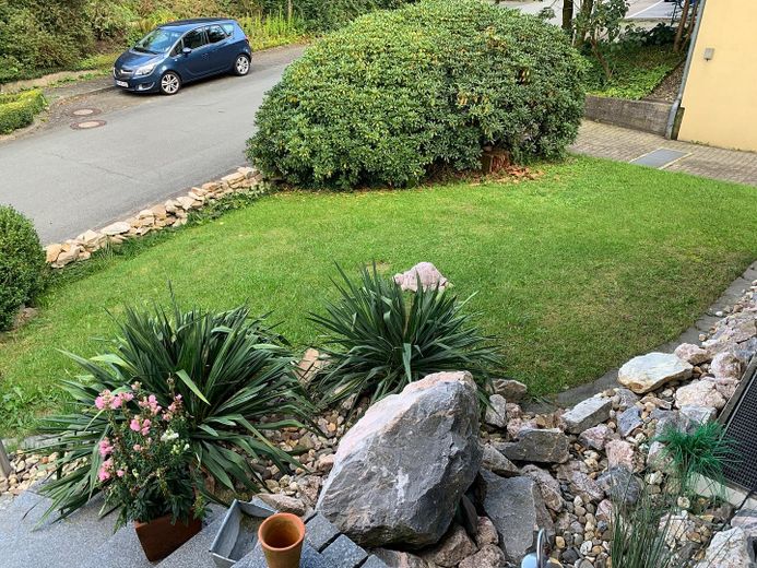 Vorgarten mit Springbrunnen