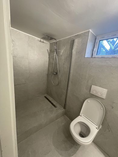 2 kamers hobbyruimte met bad en keuken als kantoor of atelier – Duschbad