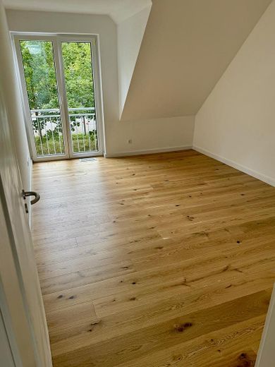 Moderna casa bifamiliare con 5 locali, finiture di pregio e giardino a Bönningstedt – Kind 2