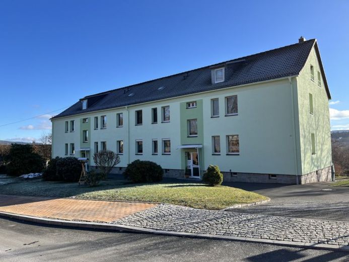 Neu renovierte 3-Zimmer-Wohnung mit Balkon und herrlicher Aussicht zu vermieten in Rodewisch – Foto 1