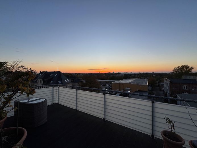 Dachterrasse straßenseitig 