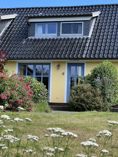 Ferieninvestment + Lebensperspektive + Land auf Rügen – Haus Backbord