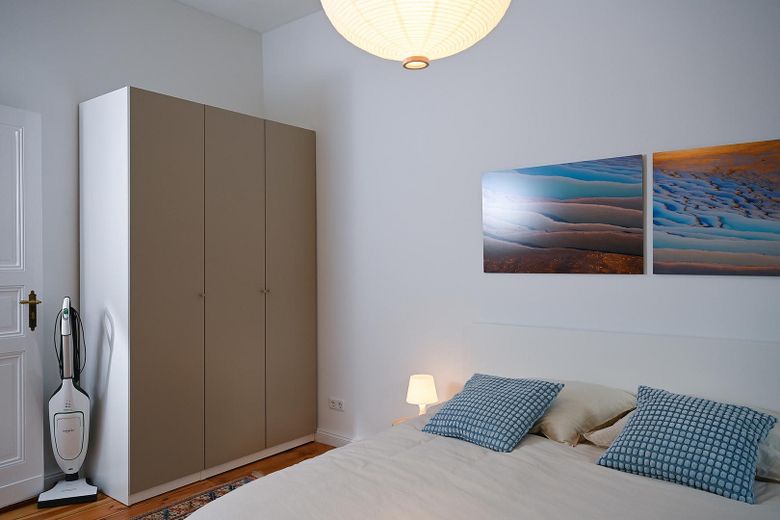 Wunderschöne vollmöblierte Altbau-Wohnung am Stadtpark Steglitz – Schlafzimmer
