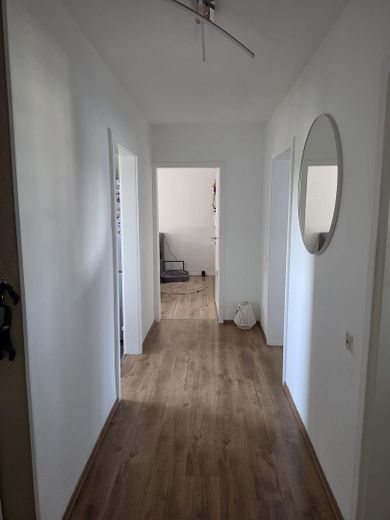 Gepflegte 3-Zimmer Wohnung mit Balkon in Hockenheim – Flur