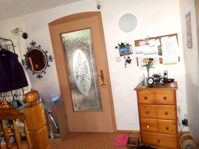PREISREDUZIERT! Familienanwesen am Ortsrand mit Hof, Werkstatt, 2 Garagen und 1.780 m² Grundstück – OG Flur
