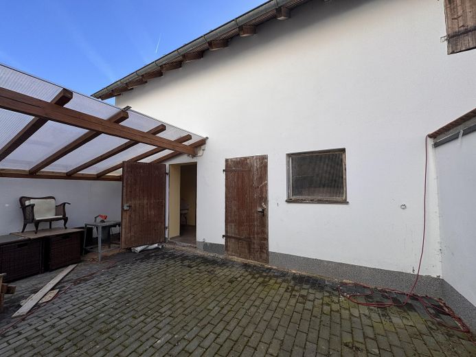 Casa unifamiliar/casa de campo con taller, gran parcela, granero y establo – Foto 16