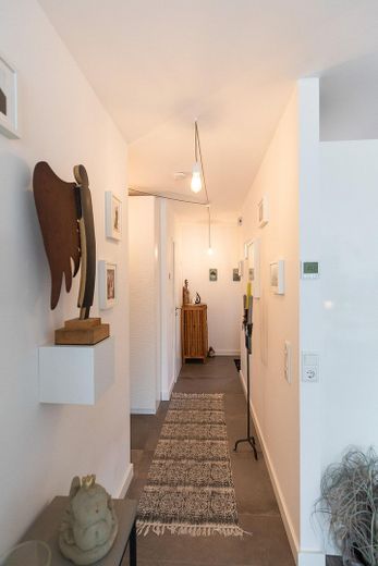 Reihenendhaus KfW 55 mit Wintergarten in Langenfeld – Flur zur Eingangstür