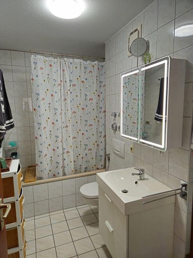 *Provisionsfrei*Von Eigentümerin,sofort frei, stillvolle Wohnung mit Tiefgarage – Badezimmer