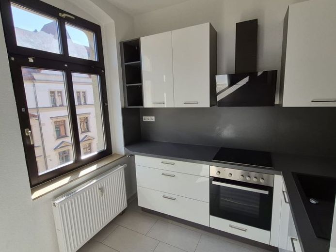 + + + 3 Zimmer Whg. mit EBK, Balkon, Bad mit Wanne und Dusche + + + – Foto 1