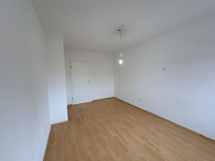 Sin comisión y disponible de inmediato en Gostenhof: 2 min hasta el metro, 10 min hasta Plärrer – Zweites Zimmer