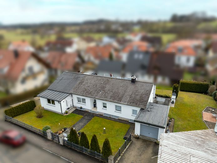 Wohnen, Arbeiten, Vermieten: Flexibles Raumwunder mit Anbau! – Draufsicht N-S