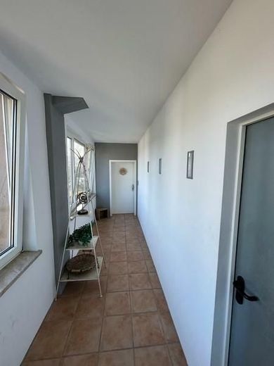 Traumhaftes LOFT mit großer ELW und gehobener Ausstattung wartet auf den klugen KÄUFER! – 6 Flur zur Hauptwohnung