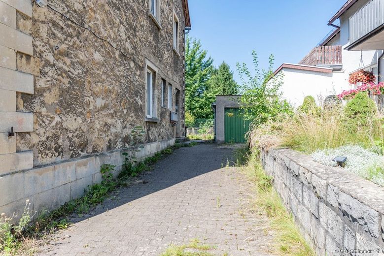 Rentables Mehrfamilienhaus im schönen Wallensen - Kapitalanlage nähe Salzhemmendorf! – Einfahrt, Eingang Wohnhaus