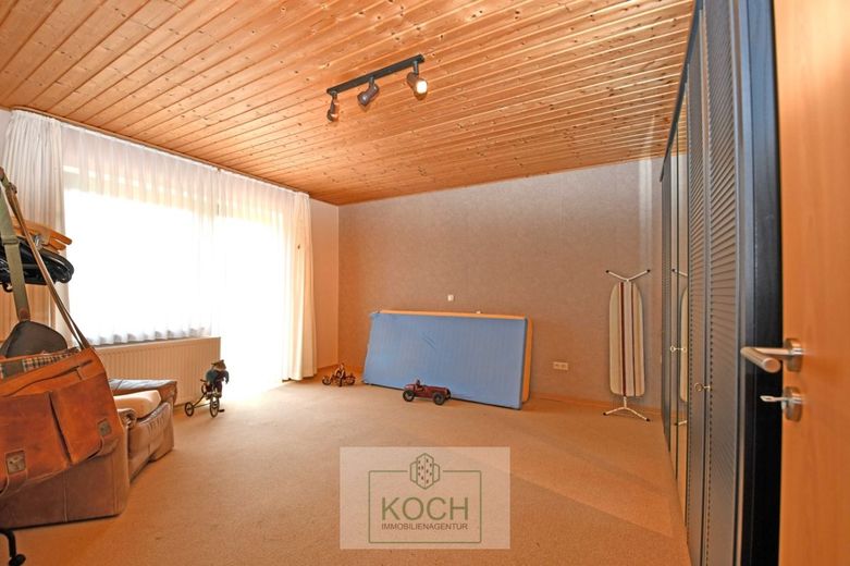 Großes 1-2 Familienhaus mit großem Grundstück in Loxstedt-Hahnenknoop – Schlafzimmer_EG