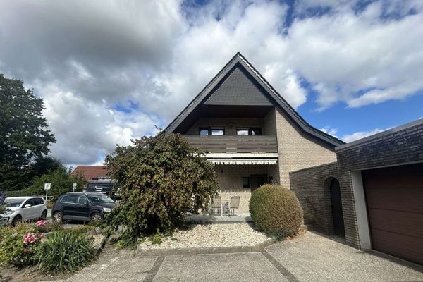 Casa unifamiliar muy bien cuidada, completamente renovada con mucho espacio para la joven familia.