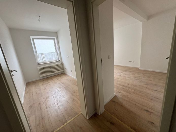 2 Zimmer Mietwohnung im 2. OG in der Wüste – Flur