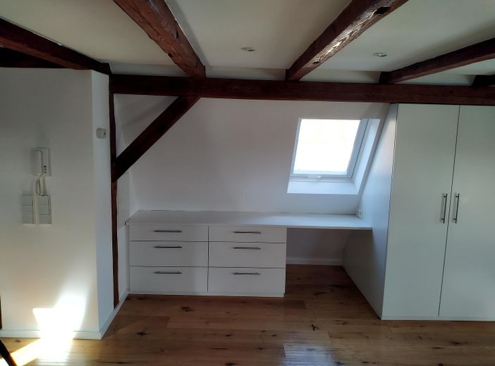 Old building gem - studio with castle view – Einbauten